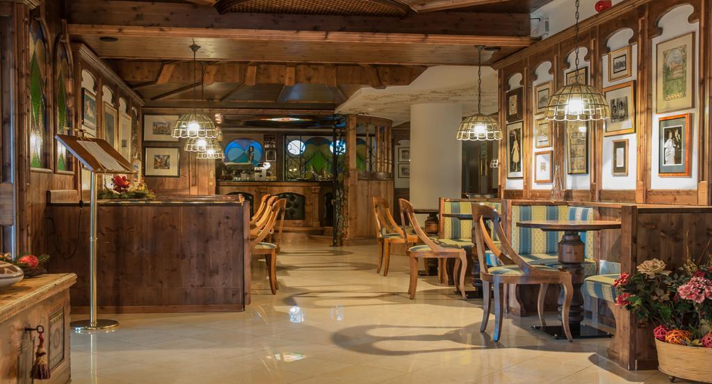 Hotel Ai Pini 비고디파사 외부 사진